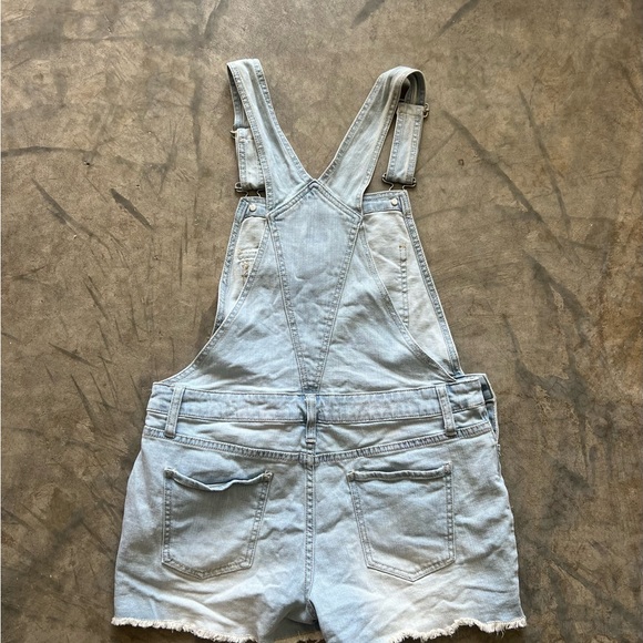 Mossimo Supply Co: Distressed Light Denim Jean Short Jumper - NBW - Picture 2 of 5